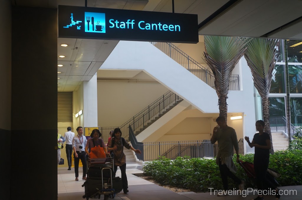 Makan Hemat di Kantin Karyawan Changi Airport